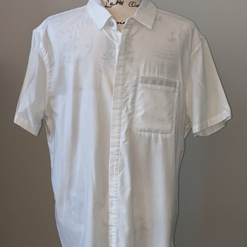 Lululemon Men's White Button Up Shirt with Accented Collar Size L